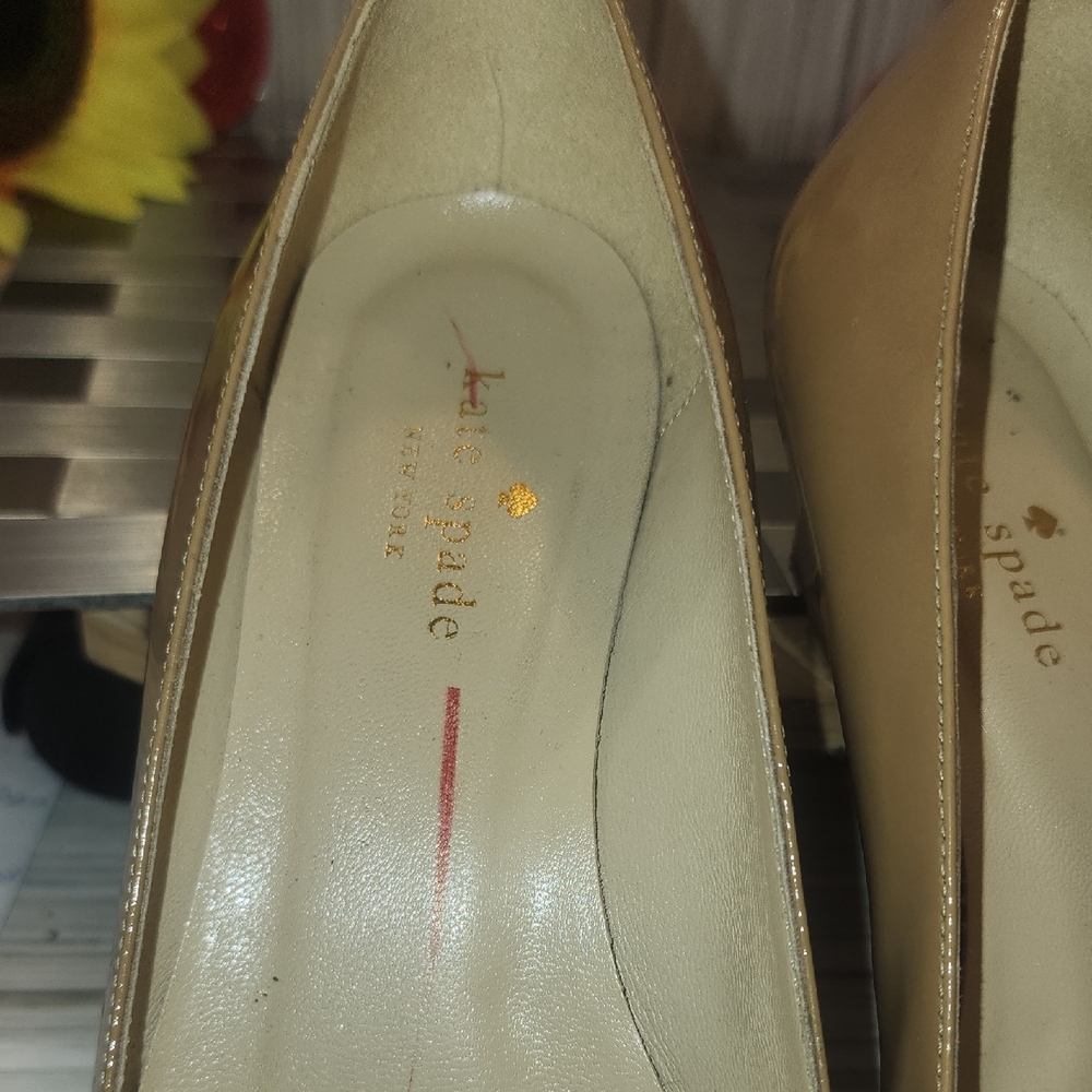 Kate Spade Glossy Beige Flats with Bow - Picture 10 of 10